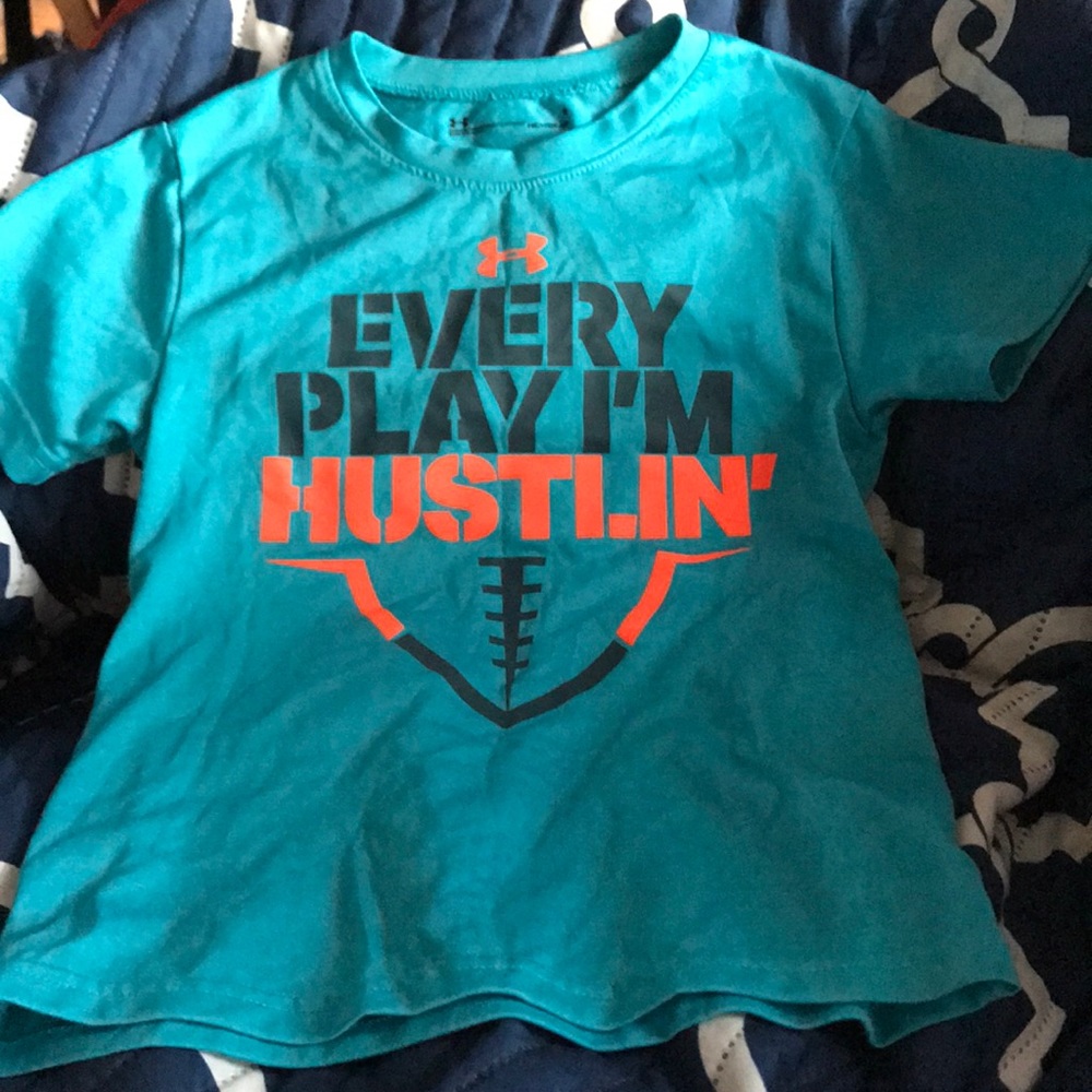 Under Armour HEATGEAR t-shirt kids size 6